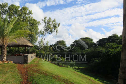 Spacieuse villa 7 chambres à Azuri à vendre en bord de rivière