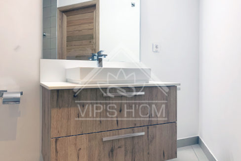 Superbe appartement R+2 en toute propriété en front de mer sur un îlot dans l'ouest