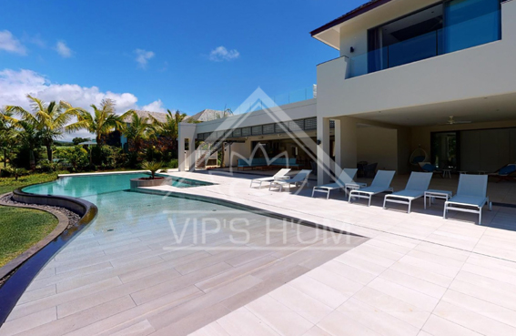 Une magnifique villa de luxe en IRS moderne et contemporaine à Anahita