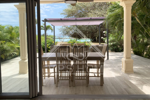 Belle villa 4 chambres à louer pied dans l'eau dans une résidence fessant face au Coin de Mire