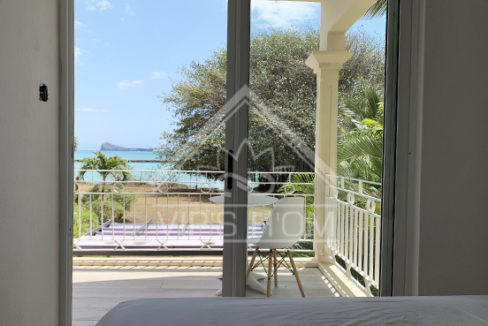Belle villa 4 chambres à louer pied dans l'eau dans une résidence fessant face au Coin de Mire