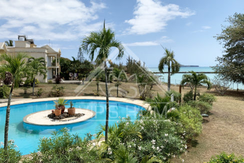 Belle villa 4 chambres à louer pied dans l'eau dans une résidence fessant face au Coin de Mire