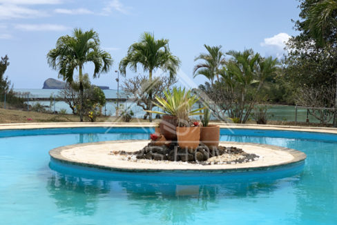 Belle villa 4 chambres à louer pied dans l'eau dans une résidence fessant face au Coin de Mire