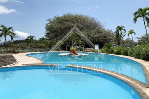 Belle villa 4 chambres à louer pied dans l'eau dans une résidence fessant face au Coin de Mire