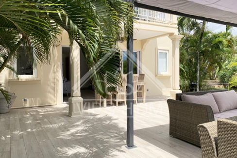 Belle villa 4 chambres à louer pied dans l'eau dans une résidence fessant face au Coin de Mire
