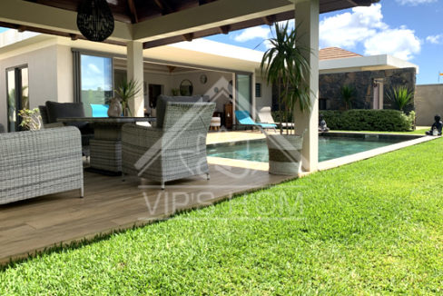 Magnifique villa RES avec kiosque et piscine