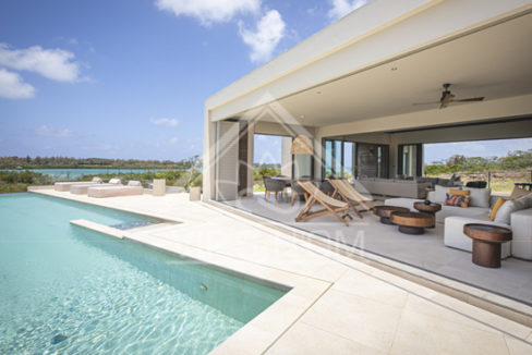 Magnifique villa de luxe à vendre avec vue sur le lagon et l'Île aux Cerfs