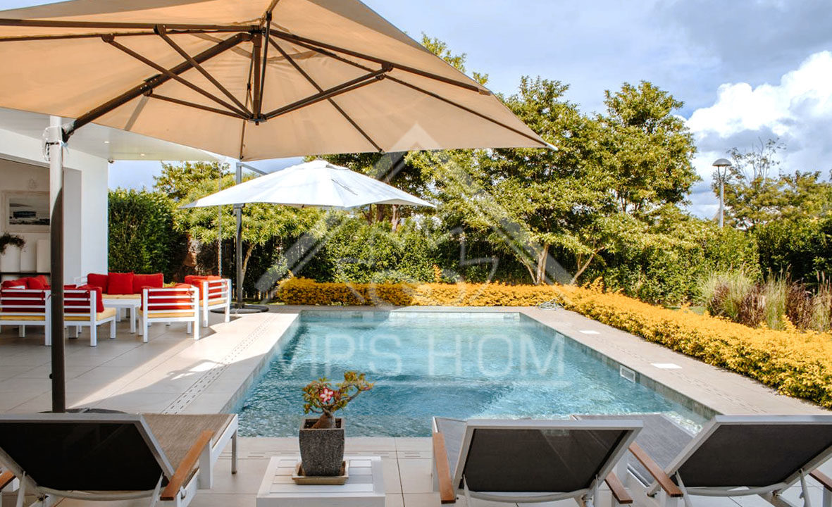 villa-beau-plan-piscine-terrasse