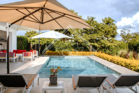 villa-beau-plan-piscine-terrasse