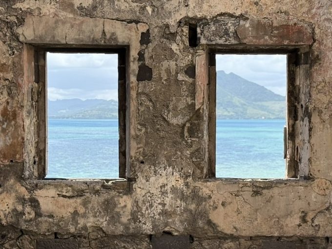Galerie - Fenêtres du vieux phare sur le lagon
